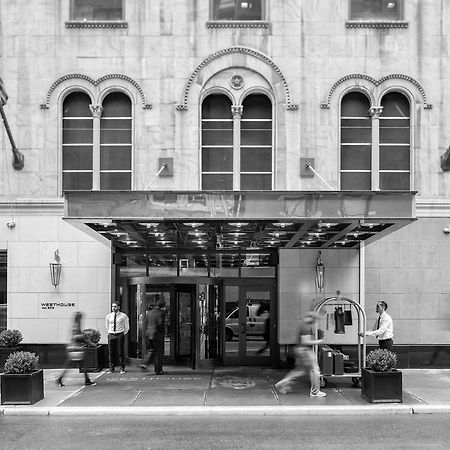 纽约西屋酒店 外观 照片 The entrance to the hotel