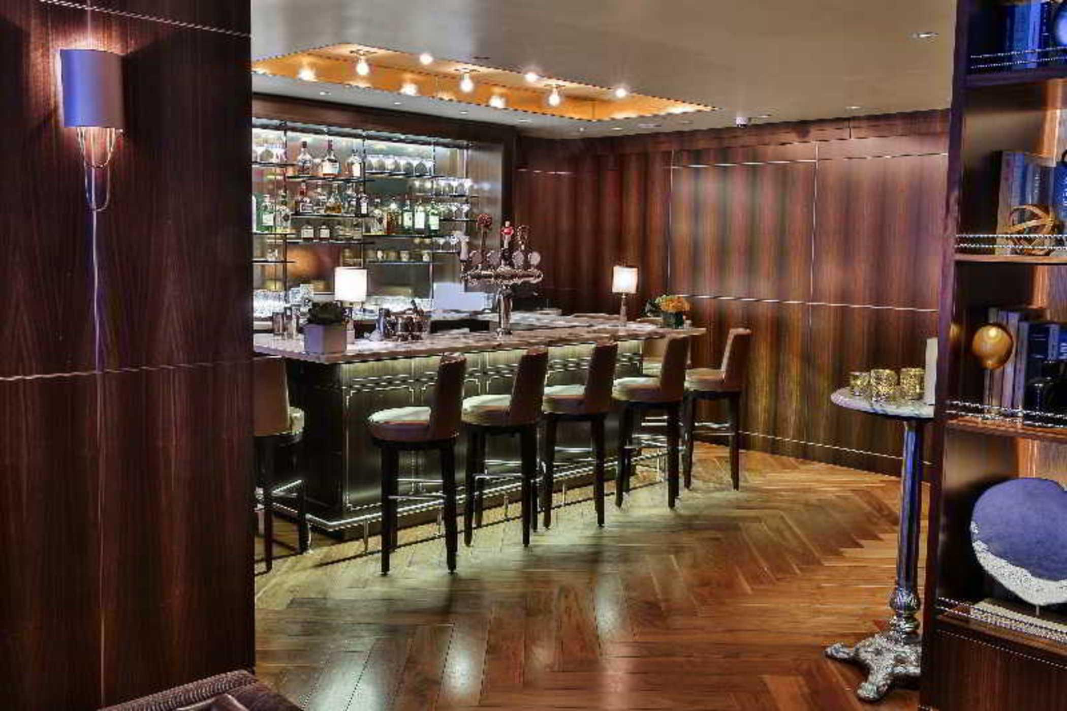 纽约西屋酒店 外观 照片 The bar at the St Regis New York