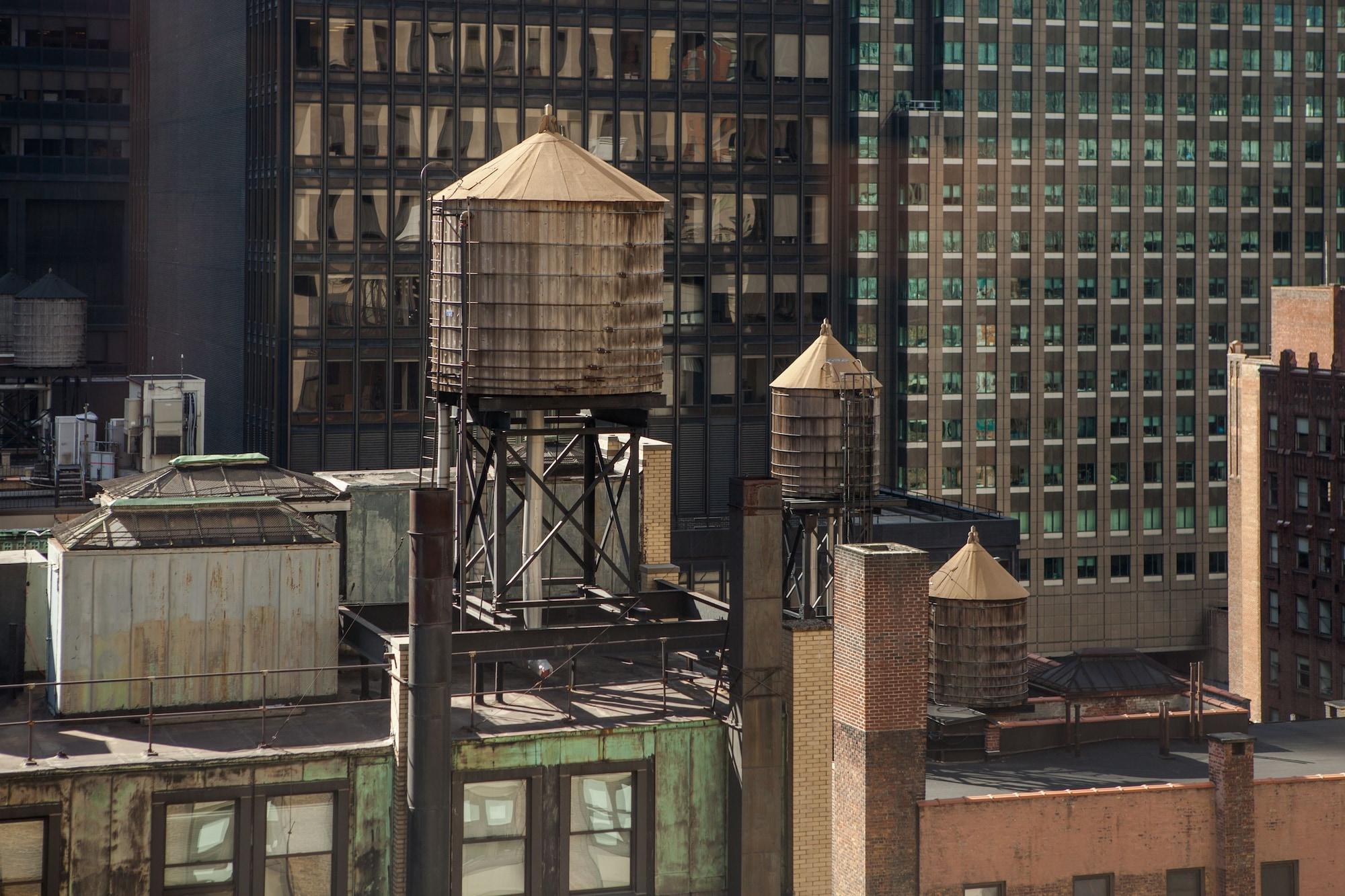 纽约西屋酒店 外观 照片 Water towers in New York City