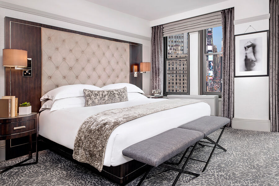 纽约西屋酒店 外观 照片 A bedroom at the Mandarin Oriental New York